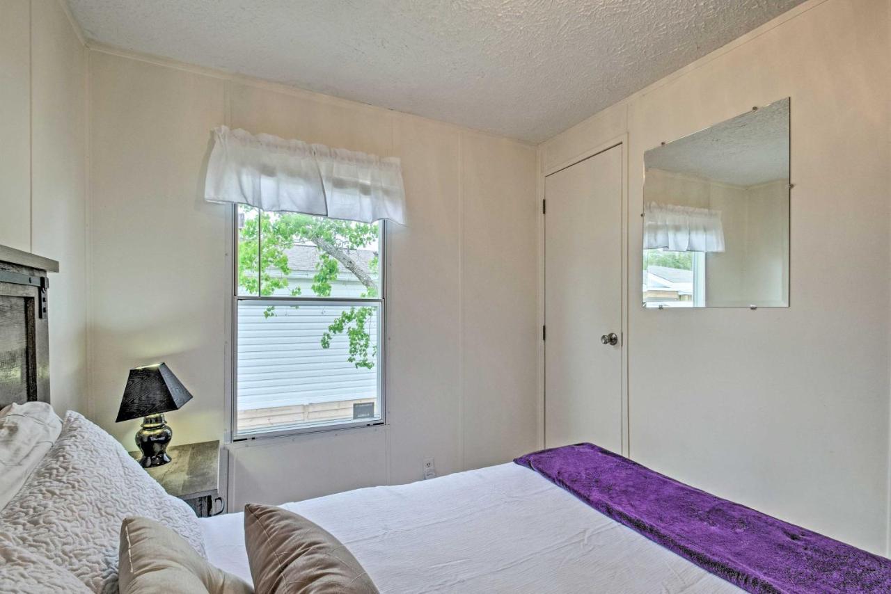 Bright Pensacola Home With Backyard - Pets Welcome! 외부 사진