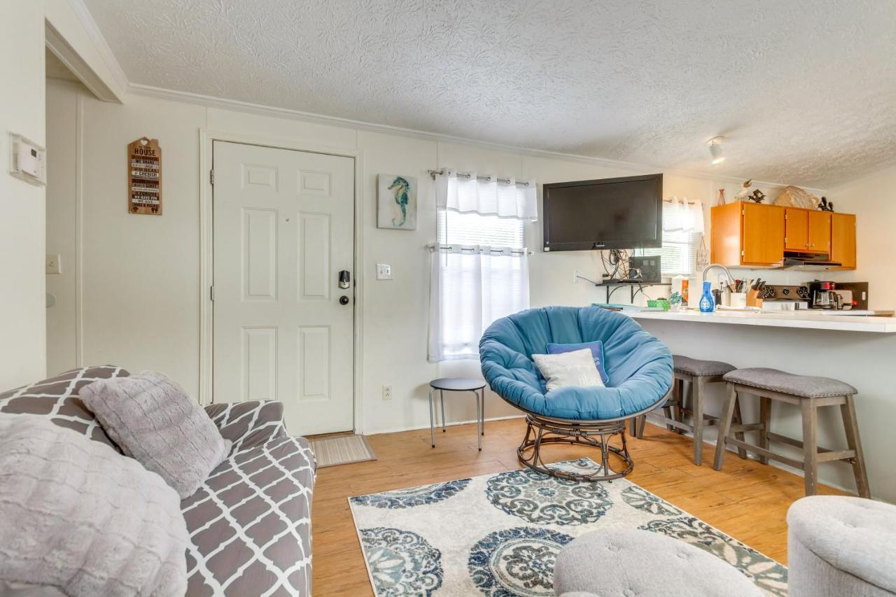 Bright Pensacola Home With Backyard - Pets Welcome! 외부 사진