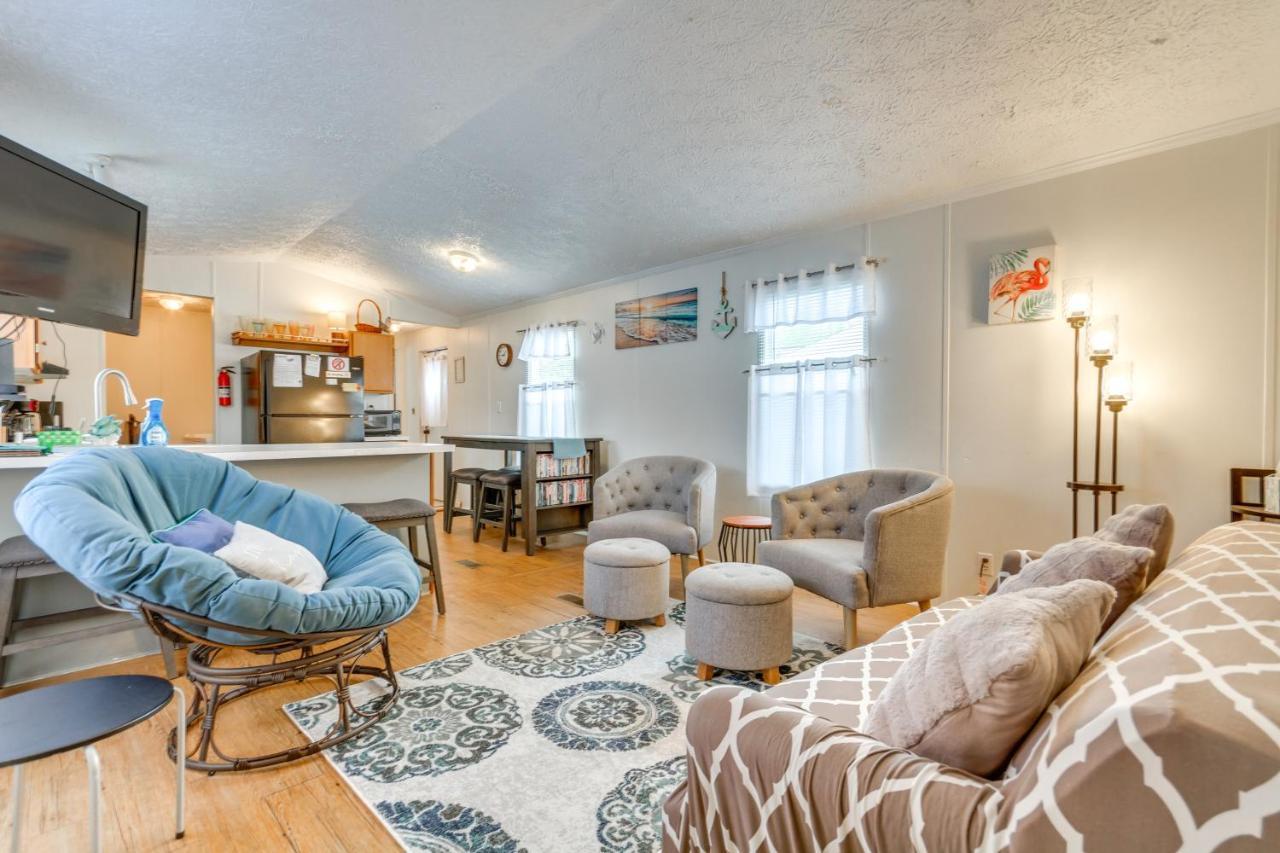 Bright Pensacola Home With Backyard - Pets Welcome! 외부 사진